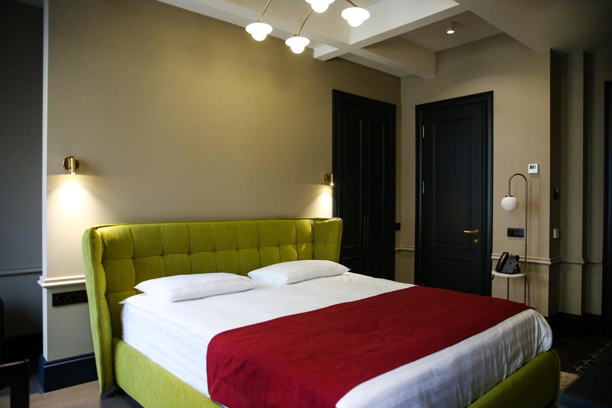 באטומי Hotel Retro מראה חיצוני תמונה