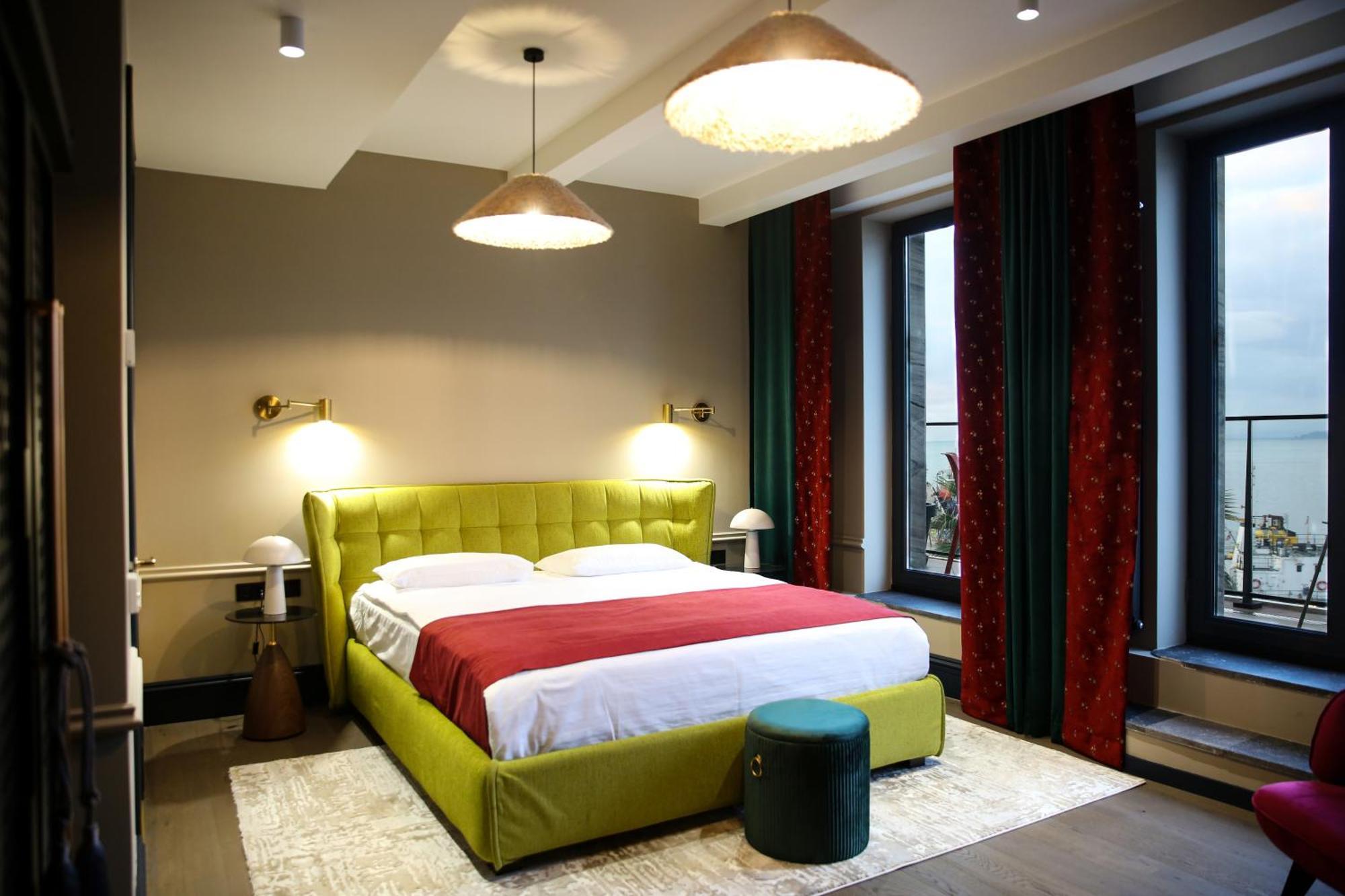 באטומי Hotel Retro מראה חיצוני תמונה
