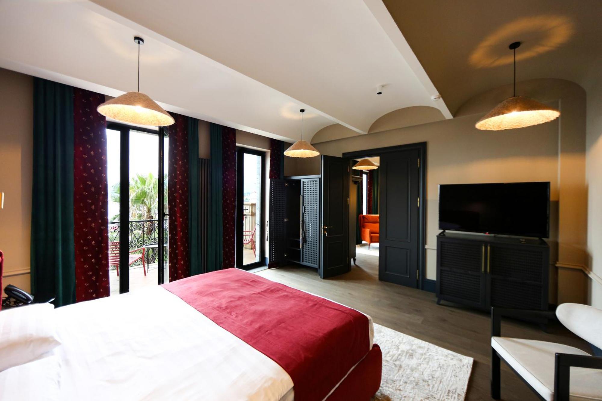 באטומי Hotel Retro מראה חיצוני תמונה