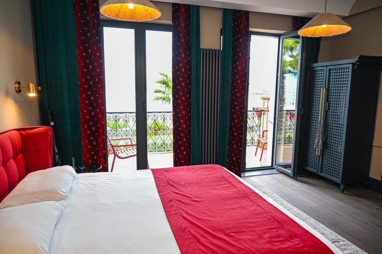 באטומי Hotel Retro מראה חיצוני תמונה