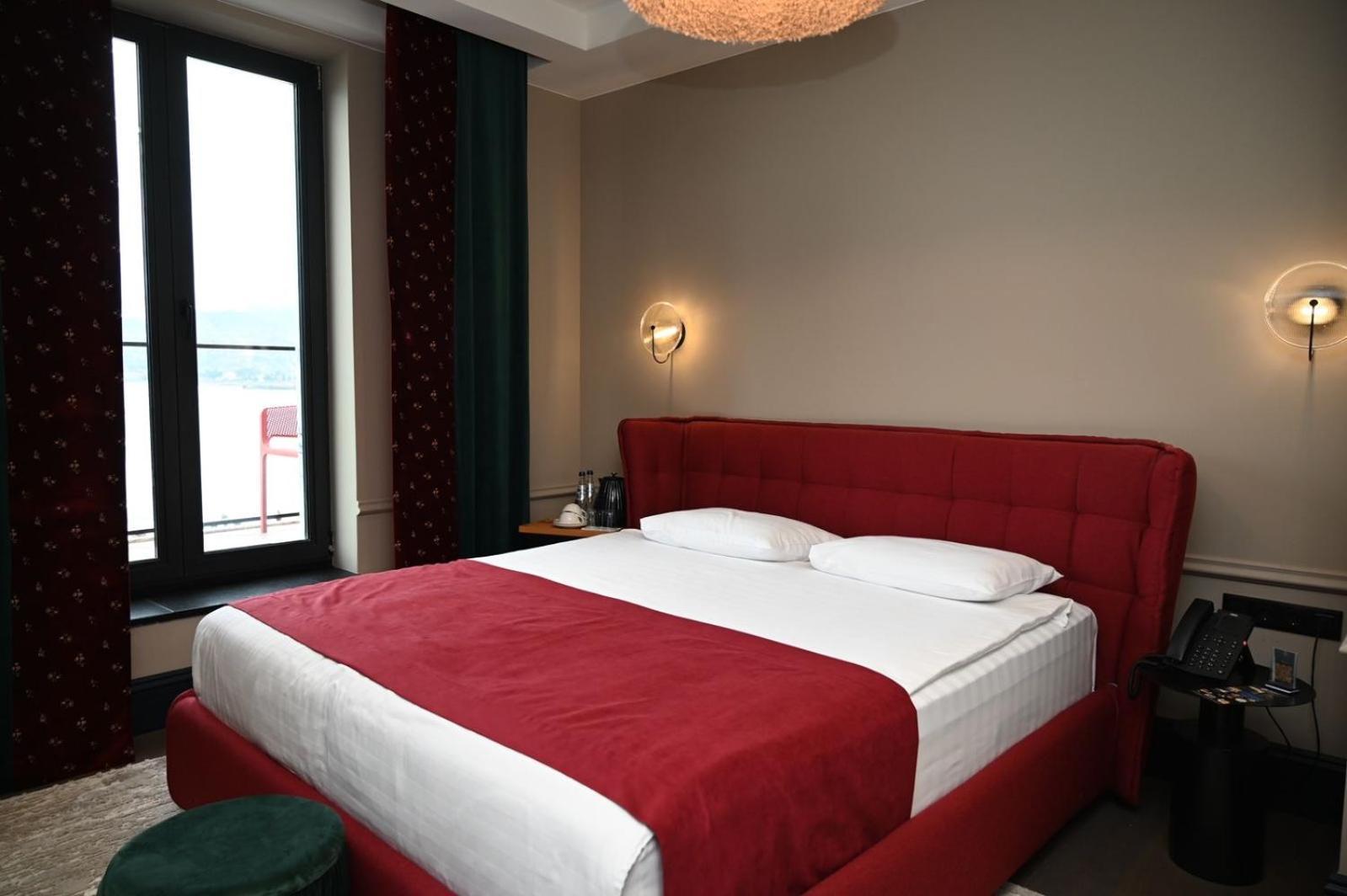 באטומי Hotel Retro מראה חיצוני תמונה