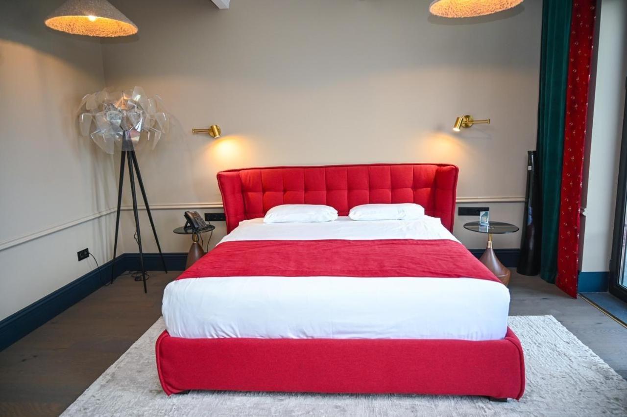באטומי Hotel Retro מראה חיצוני תמונה