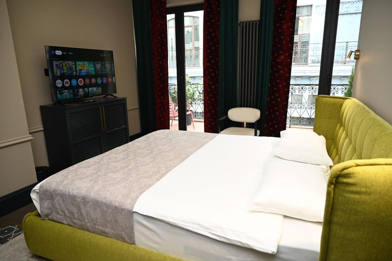 באטומי Hotel Retro מראה חיצוני תמונה