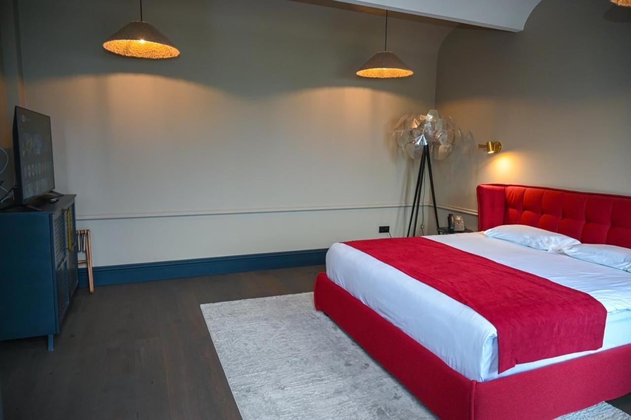 באטומי Hotel Retro מראה חיצוני תמונה