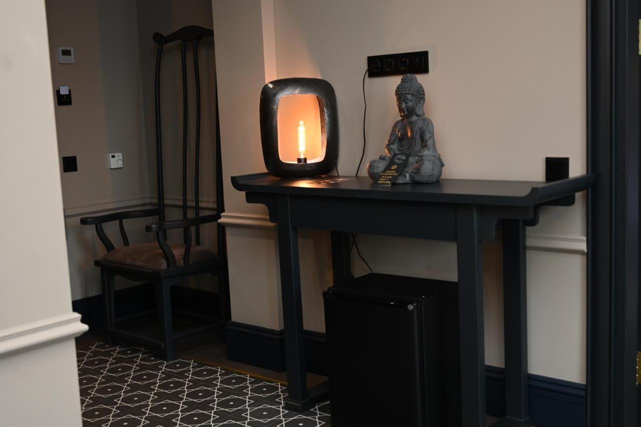 באטומי Hotel Retro מראה חיצוני תמונה