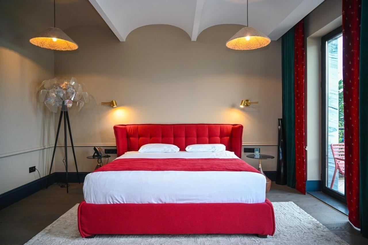 באטומי Hotel Retro מראה חיצוני תמונה
