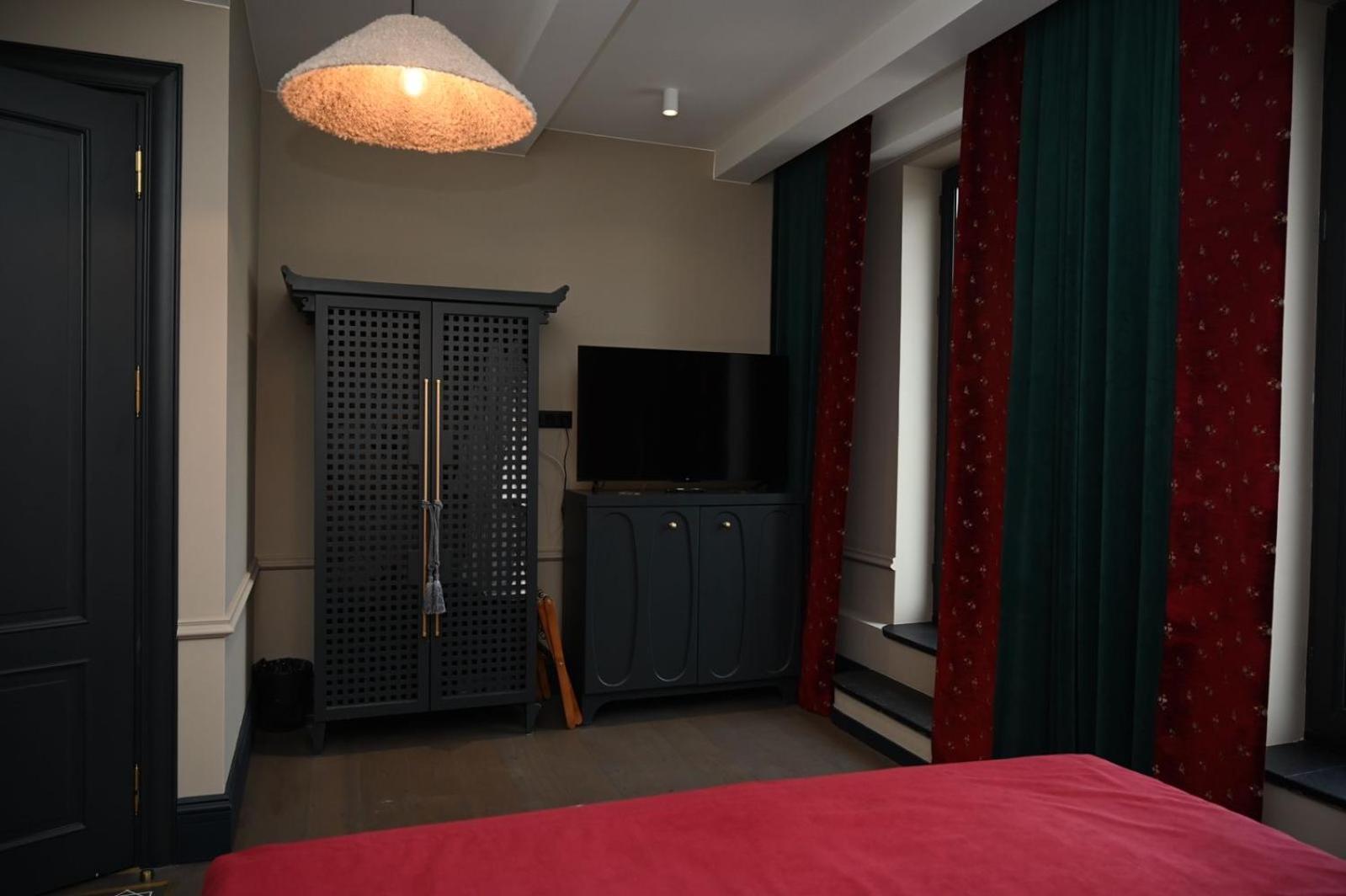 באטומי Hotel Retro מראה חיצוני תמונה